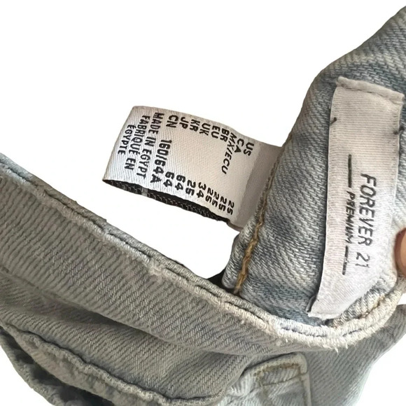 Forever 21 Light Wash Jeans - Picture 6 of 6